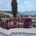With Panoramic Sea View In Bitez וילה