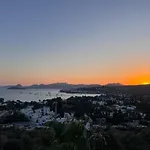 With Panoramic Sea View In Bitez וילה בודרום